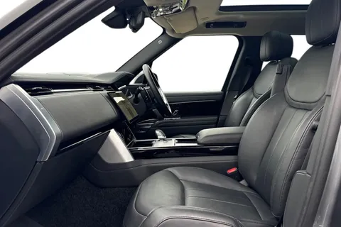 3 of 47 for Land Rover Range Rover 3.0 D300 HSE 5dr