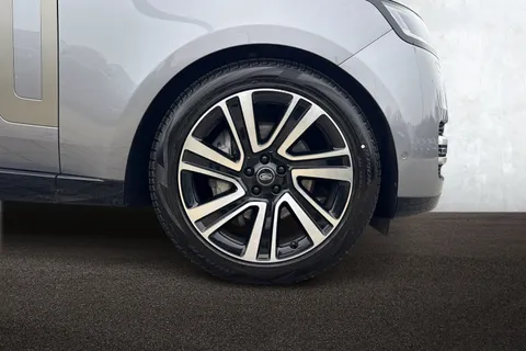 9 of 47 for Land Rover Range Rover 3.0 D300 HSE 5dr