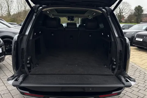 11 of 47 for Land Rover Range Rover 3.0 D300 HSE 5dr