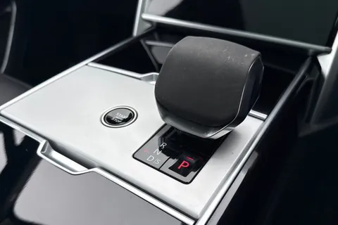 14 of 47 for Land Rover Range Rover 3.0 D300 HSE 5dr