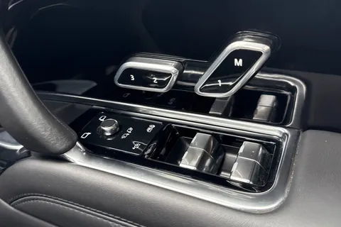 26 of 47 for Land Rover Range Rover 3.0 D300 HSE 5dr