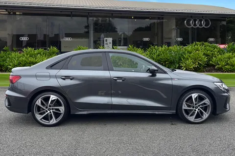 DX73XKK Audi A3 Black Edition 35 TFSI 150 PS S tronic Thumbnail #4