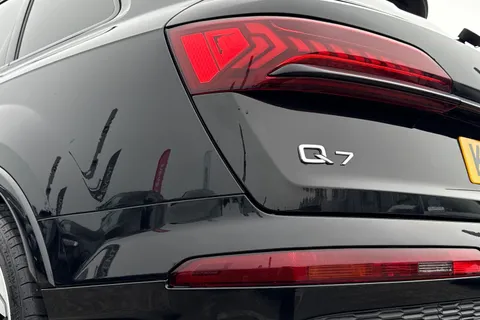 8 of 50 for Audi Q7 Black Edition 50 TDI quattro 286 PS tiptronic