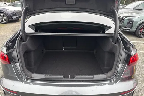 DX73XKK Audi A3 Black Edition 35 TFSI 150 PS S tronic Thumbnail #7