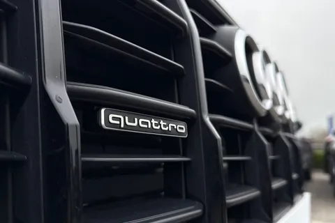 28 of 50 for Audi Q7 Black Edition 50 TDI quattro 286 PS tiptronic