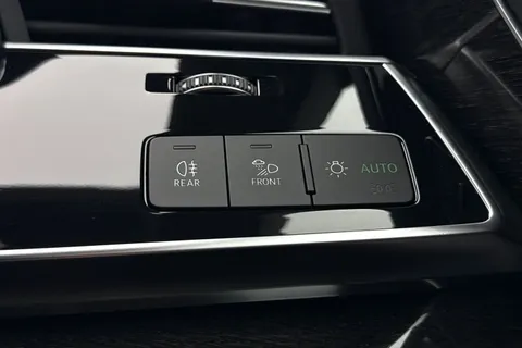 30 of 50 for Audi Q7 Black Edition 50 TDI quattro 286 PS tiptronic