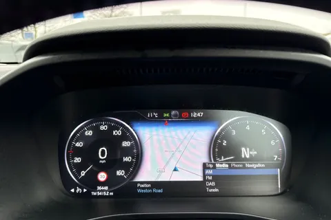 MX68MUU Volvo Xc40 1.5 T3 Momentum Euro 6 (s/s) 5dr Thumbnail #27