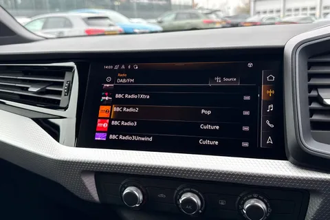  Audi A1 1.0 TFSI 30 Black Edition Sportback S Tronic Euro 6 (s/s) 5dr Thumbnail #32