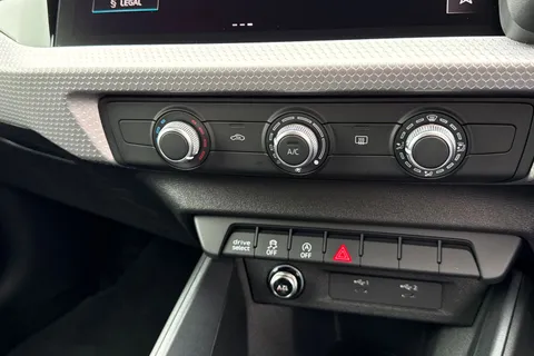  Audi A1 1.0 TFSI 30 Black Edition Sportback S Tronic Euro 6 (s/s) 5dr Thumbnail #46