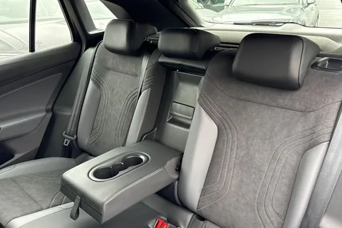 DE25ZPB Volkswagen ID.4 125kW Life Pure Perform 52kWh 5dr Auto[110kW Ch] | Heated Seats | Rear View Thumbnail #19