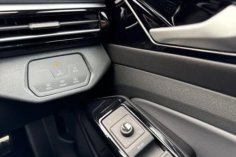 DE25ZPB Volkswagen ID.4 125kW Life Pure Perform 52kWh 5dr Auto[110kW Ch] | Heated Seats | Rear View Thumbnail #25