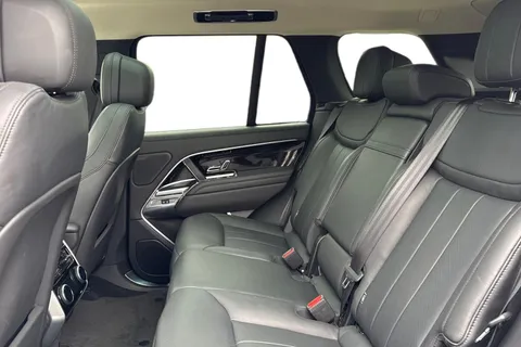 4 of 51 for Land Rover Range Rover 3.0 D300 HSE 5dr