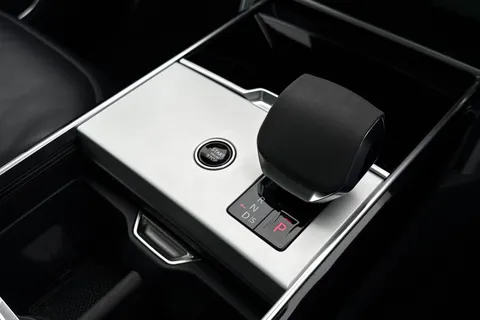 14 of 51 for Land Rover Range Rover 3.0 D300 HSE 5dr