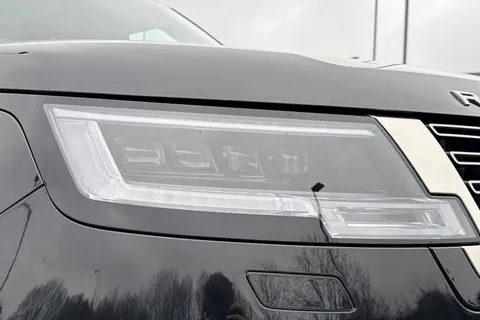 18 of 51 for Land Rover Range Rover 3.0 D300 HSE 5dr