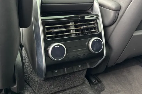 19 of 51 for Land Rover Range Rover 3.0 D300 HSE 5dr