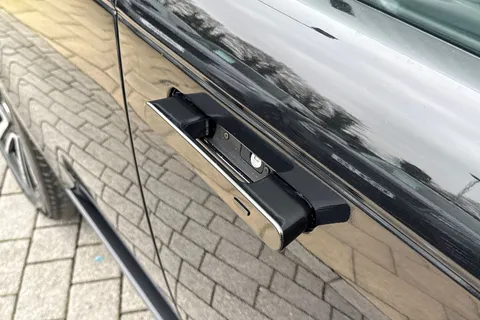 32 of 51 for Land Rover Range Rover 3.0 D300 HSE 5dr