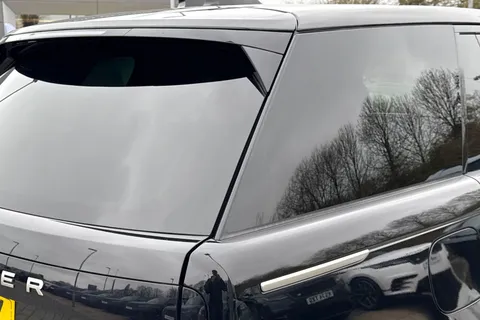 37 of 51 for Land Rover Range Rover 3.0 D300 HSE 5dr