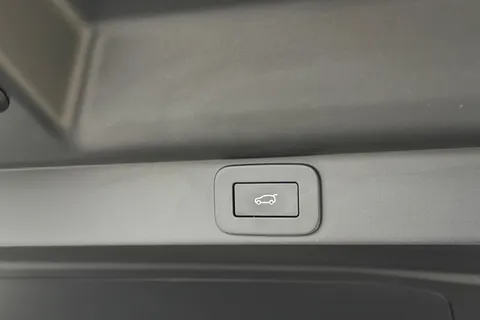 39 of 51 for Land Rover Range Rover 3.0 D300 HSE 5dr