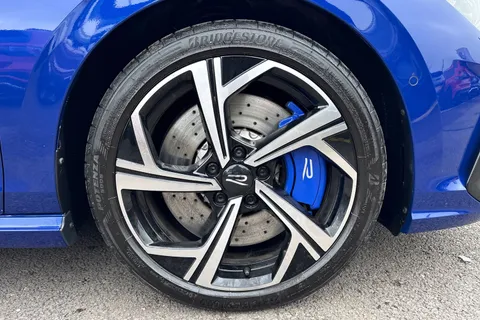 KN75UNM Volkswagen Golf 2.0 TSI 333 R 4Motion 5dr DSG Thumbnail #11