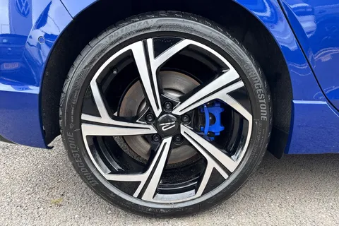 KN75UNM Volkswagen Golf 2.0 TSI 333 R 4Motion 5dr DSG Thumbnail #14