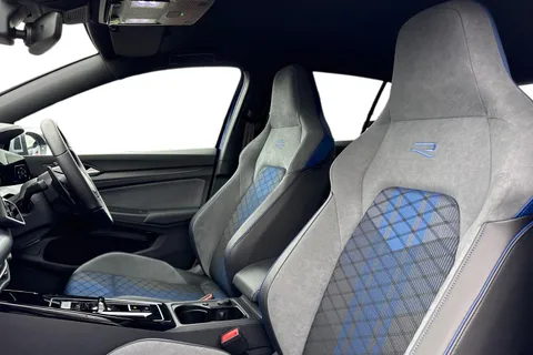 KN75UNM Volkswagen Golf 2.0 TSI 333 R 4Motion 5dr DSG Thumbnail #17