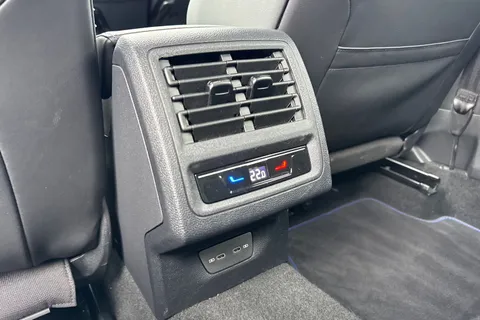 KN75UNM Volkswagen Golf 2.0 TSI 333 R 4Motion 5dr DSG Thumbnail #36