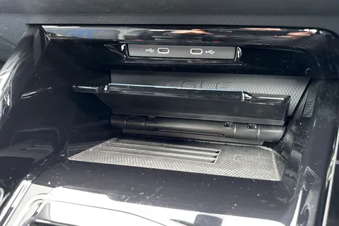 KN75UNM Volkswagen Golf 2.0 TSI 333 R 4Motion 5dr DSG Thumbnail #40