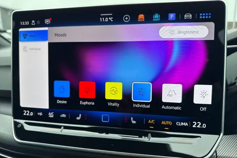 KN75UNM Volkswagen Golf 2.0 TSI 333 R 4Motion 5dr DSG Thumbnail #54