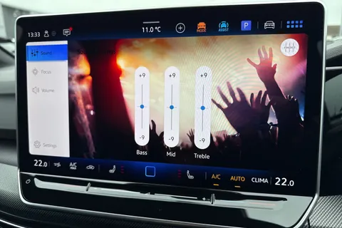 KN75UNM Volkswagen Golf 2.0 TSI 333 R 4Motion 5dr DSG Thumbnail #55