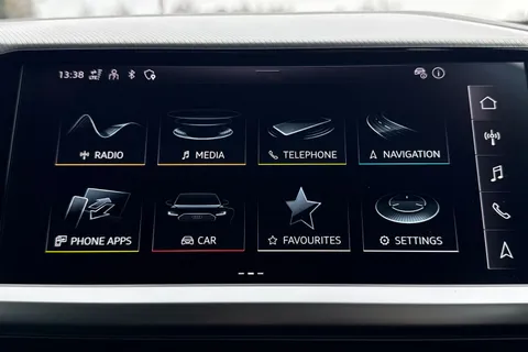 DX24XDJ Audi Q4 e-tron Q4 Sport 45 e-tron 210,00 kW Thumbnail #18