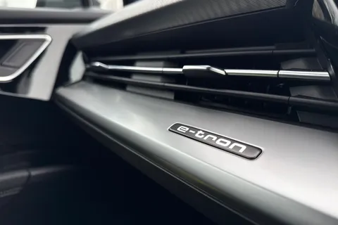 DX24XDJ Audi Q4 e-tron Q4 Sport 45 e-tron 210,00 kW Thumbnail #47