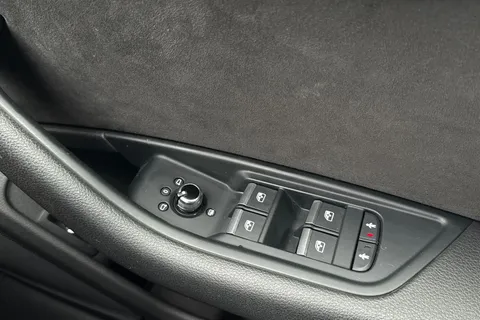 18 of 45 for Audi A4 1.4 TFSI Black Edition Euro 6 (s/s) 4dr