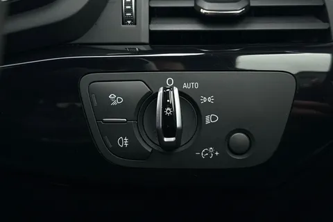 27 of 45 for Audi A4 1.4 TFSI Black Edition Euro 6 (s/s) 4dr