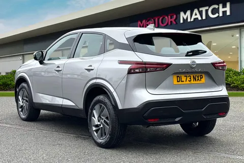 DL73NXP Nissan Qashqai 1.3 DIG-T MHEV Acenta Premium XTRON Euro 6 (s/s) 5dr Thumbnail #3