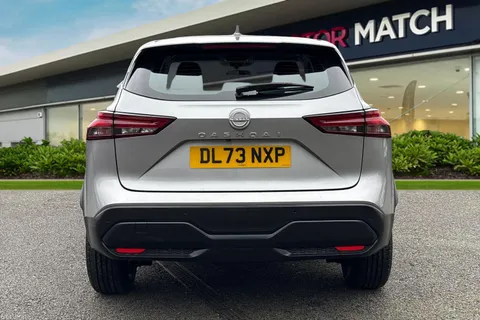 DL73NXP Nissan Qashqai 1.3 DIG-T MHEV Acenta Premium XTRON Euro 6 (s/s) 5dr Thumbnail #5
