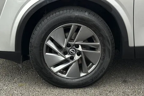 DL73NXP Nissan Qashqai 1.3 DIG-T MHEV Acenta Premium XTRON Euro 6 (s/s) 5dr Thumbnail #14