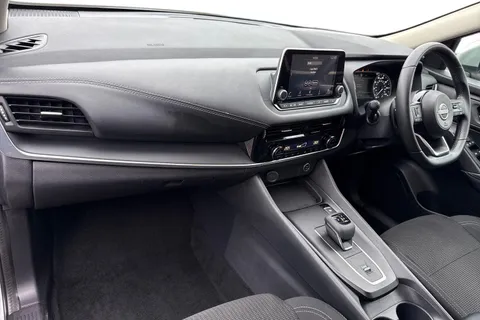 DL73NXP Nissan Qashqai 1.3 DIG-T MHEV Acenta Premium XTRON Euro 6 (s/s) 5dr Thumbnail #16