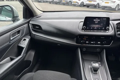 DL73NXP Nissan Qashqai 1.3 DIG-T MHEV Acenta Premium XTRON Euro 6 (s/s) 5dr Thumbnail #21