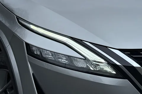 DL73NXP Nissan Qashqai 1.3 DIG-T MHEV Acenta Premium XTRON Euro 6 (s/s) 5dr Thumbnail #27