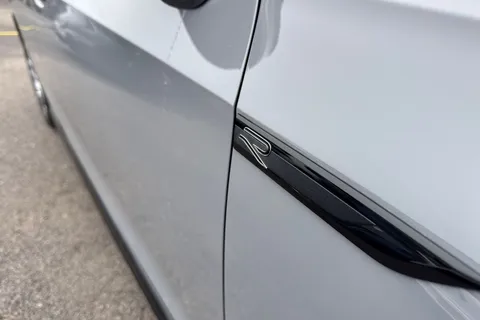 DF23FJY Volkswagen Golf 1.5 eTSI 150 R-Line Evo DSG Thumbnail #29