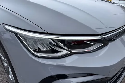 DF23FJY Volkswagen Golf 1.5 eTSI 150 R-Line Evo DSG Thumbnail #30