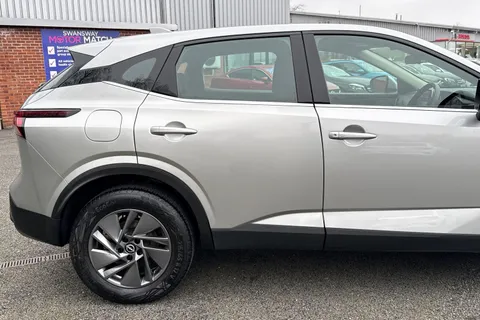 DL73NXP Nissan Qashqai 1.3 DIG-T MHEV Acenta Premium XTRON Euro 6 (s/s) 5dr Thumbnail #30