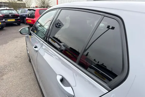 DF23FJY Volkswagen Golf 1.5 eTSI 150 R-Line Evo DSG Thumbnail #33