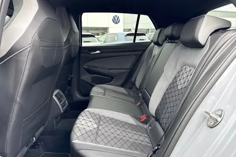 DF23FJY Volkswagen Golf 1.5 eTSI 150 R-Line Evo DSG Thumbnail #34