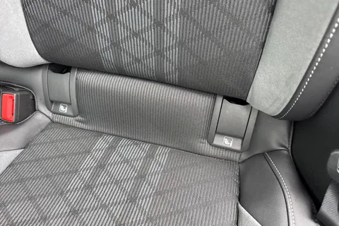 DF23FJY Volkswagen Golf 1.5 eTSI 150 R-Line Evo DSG Thumbnail #35