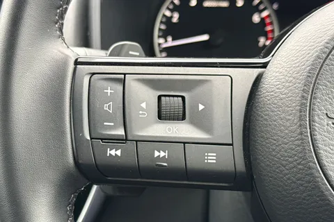 DL73NXP Nissan Qashqai 1.3 DIG-T MHEV Acenta Premium XTRON Euro 6 (s/s) 5dr Thumbnail #38