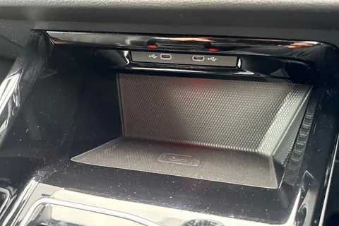 DF23FJY Volkswagen Golf 1.5 eTSI 150 R-Line Evo DSG Thumbnail #40