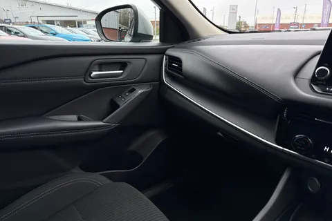 DL73NXP Nissan Qashqai 1.3 DIG-T MHEV Acenta Premium XTRON Euro 6 (s/s) 5dr Thumbnail #41