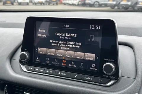 DL73NXP Nissan Qashqai 1.3 DIG-T MHEV Acenta Premium XTRON Euro 6 (s/s) 5dr Thumbnail #49