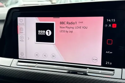 DF23FJY Volkswagen Golf 1.5 eTSI 150 R-Line Evo DSG Thumbnail #50